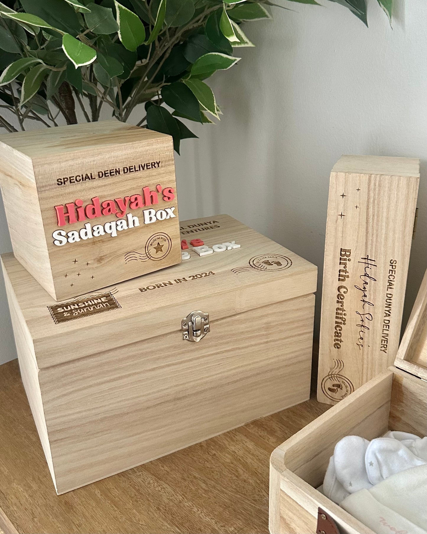 Personalised “Special Dunya Delivery” Islamic Keepsake Box (Large)