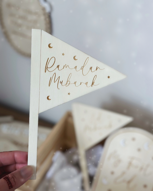 Ramadan Mubarak Wooden Decorative Flags (5 Variations)